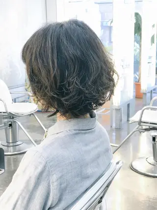 パーマ アルファ シェリのヘアスタイル