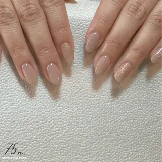 ネイル 75n. ナゴンのネイルデザイン