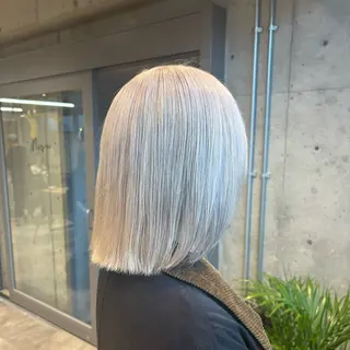 ショート カラー ツヤ髪ハイトーン ×レイヤー🌝リオのヘアスタイル