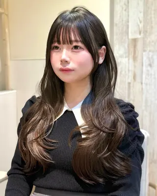 ロング 小顔に見える顔周り カット/表参道　寺崎のヘアスタイル