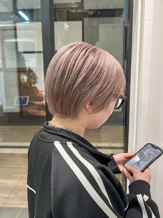 ショート カラー ヘアアレンジ yuka .のヘアスタイル