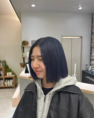 カラー SLASHスラッシュ 辻村  彩華のヘアスタイル