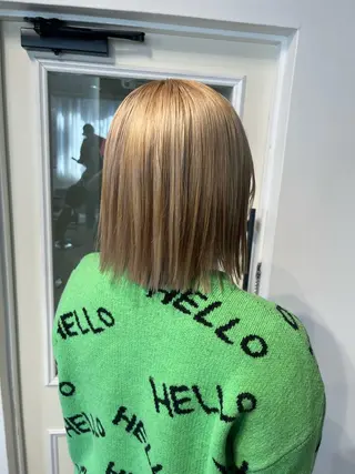 カラー annuy aoiのヘアスタイル