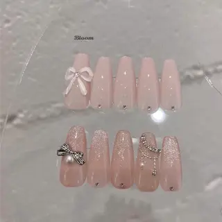 ネイル Bloom 莉子のネイルデザイン
