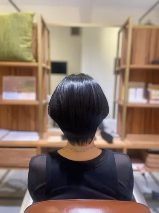 ショート カラー 木田 絢子のヘアスタイル