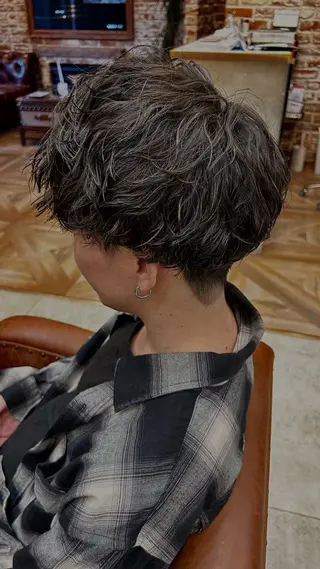 ショート パーマ メンズ 師岡 祐輔のヘアスタイル