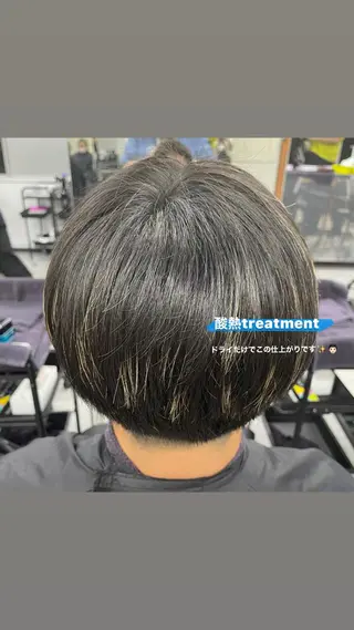 カラー パーマ ヘアアレンジ メンズ キッズ ネイル マツエク・マツパ 透明感カラー・レイヤ ー🎀amika🎀のヘアスタイル