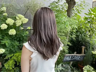 ロング カラー ヒナ/レイヤーカット 艶感ワンカラーのヘアスタイル