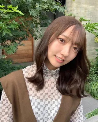 ミディアム カラー 顔周りカット 【オノザワリョウ】のヘアスタイル
