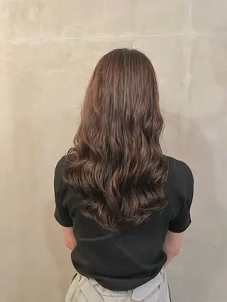 セミロング パーマ 山本  弦生のヘアスタイル