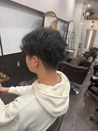 パーマ メンズ 艶カラー✨️派手髪 🦄renのヘアスタイル