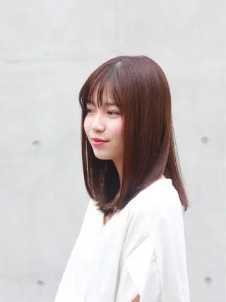 ミディアム カラー トップ スタイリストのヘアスタイル