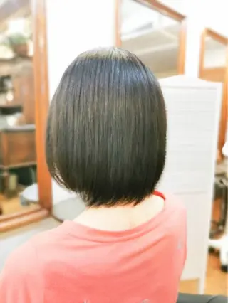 ミディアム 上間 洋子のヘアスタイル