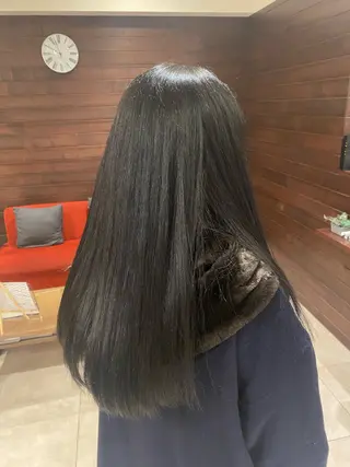 ロング カラー 井上 万由のヘアスタイル