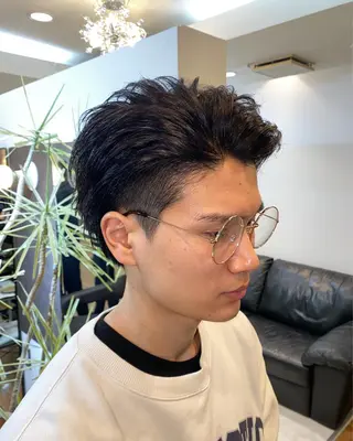 ショート カラー メンズ 色ムラ修正の神様 新宿ハイトーンかすみのヘアスタイル