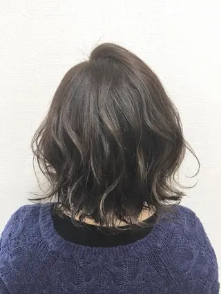 ショート カラー SHIORI💜口コ ミNo.1艶カラーのヘアスタイル