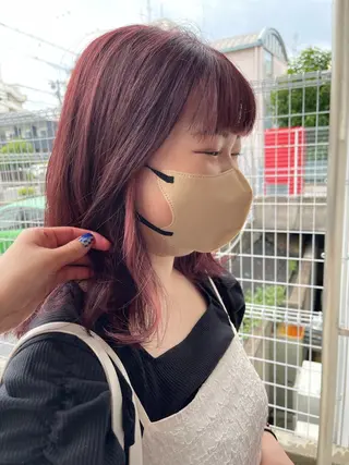 セミロング 由比藤理子 ブリーチカラー🌈のヘアスタイル