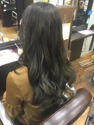 ミディアム カラー 東條 克義のヘアスタイル