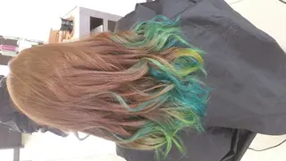 カラー 大久保 隆蔵のヘアスタイル