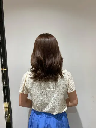 ミディアム カラー mei / レイヤー 顔まわり 🤍のヘアスタイル