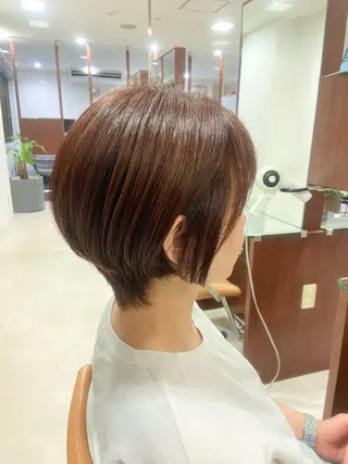 ショート カラー 陰山 友咲のヘアスタイル
