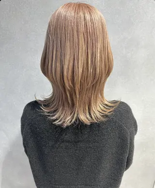 ミディアム カラー 唐澤 千尋のヘアスタイル