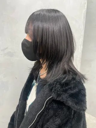 ミディアム 中村 彩夏のヘアスタイル