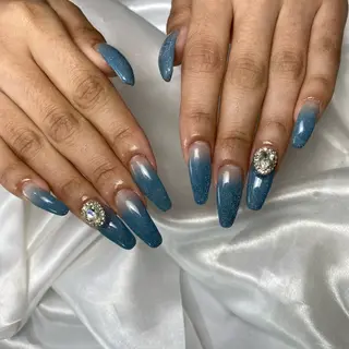 ネイル 岩田 麻里奈のネイルデザイン