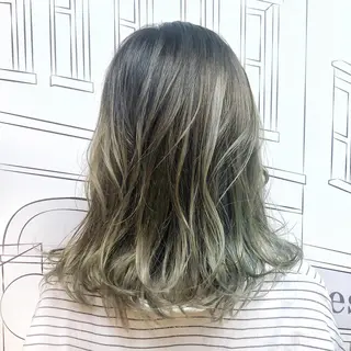 ミディアム カラー TOMOKA 艶髪/透明感カラーのヘアスタイル