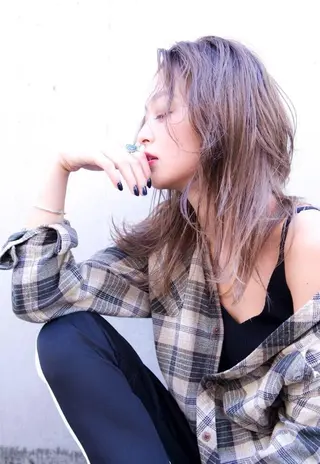 セミロング ダブルカラー🤍 髪質改善／原島のヘアスタイル