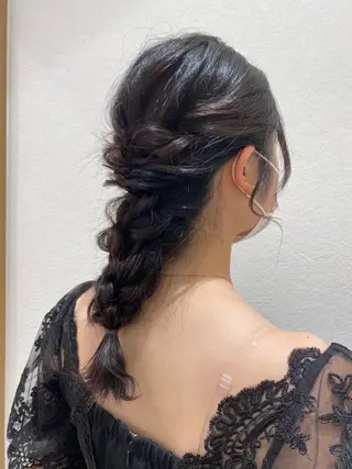 ロング ヘアアレンジ cyan SANAMIのヘアスタイル