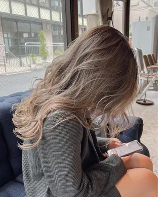 セミロング カラー 海外デザイン🇺🇸 石渡諒太のヘアスタイル