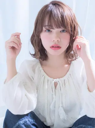 ミディアム カラー 齋藤 咲のヘアスタイル
