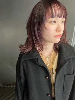 ミディアム カラー 💓パーマ，💗 レイヤーカットのヘアスタイル