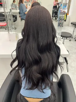 セミロング ❤︎ワンホンガーリー なハイトーンヘア❤︎のヘアスタイル