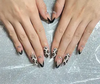 ネイル VIERU 🌈🎀💖のネイルデザイン