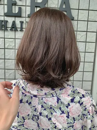 ミディアム コヤマ ナミのヘアスタイル