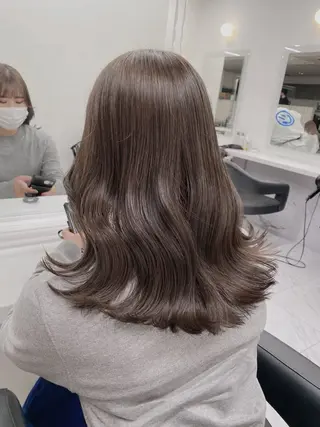 カラー ブリーチ縮毛矯正加藤 赤み無し透明感ヘアのヘアスタイル