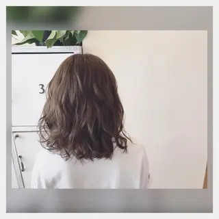 ミディアム カラー 岡本 智次のヘアスタイル