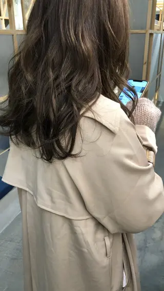 ロング カラー 伊藤 由季のヘアスタイル
