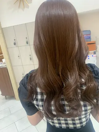 ロング 伊藤 麻菜実のヘアスタイル