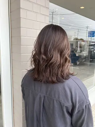 ミディアム カラー 星野 美沙のヘアスタイル