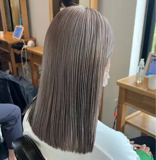 ミディアム 今井 悠菜のヘアスタイル