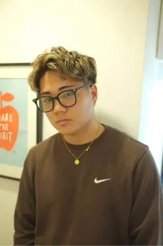 ショート カラー パーマ メンズ 峰尾 陽斗のヘアスタイル