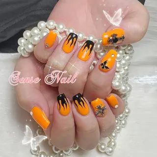 ネイル Queenie 🦋のネイルデザイン