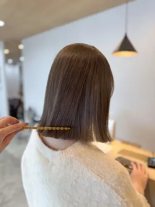 ミディアム カラー 咲良 / allum 鈴鹿のヘアスタイル