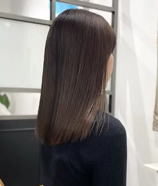 セミロング イワミ ナリサトのヘアスタイル