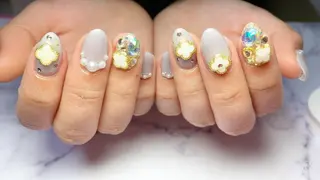 ネイル Mani Nailsのネイルデザイン