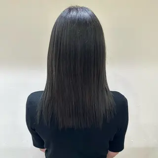 セミロング カラー 伊藤 旭華のヘアスタイル