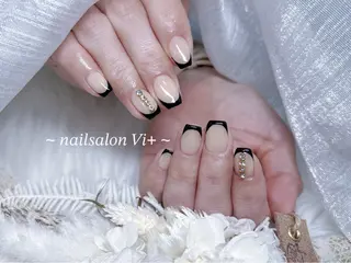 ネイル Nailsalon Vi+ももか🩷のネイルデザイン